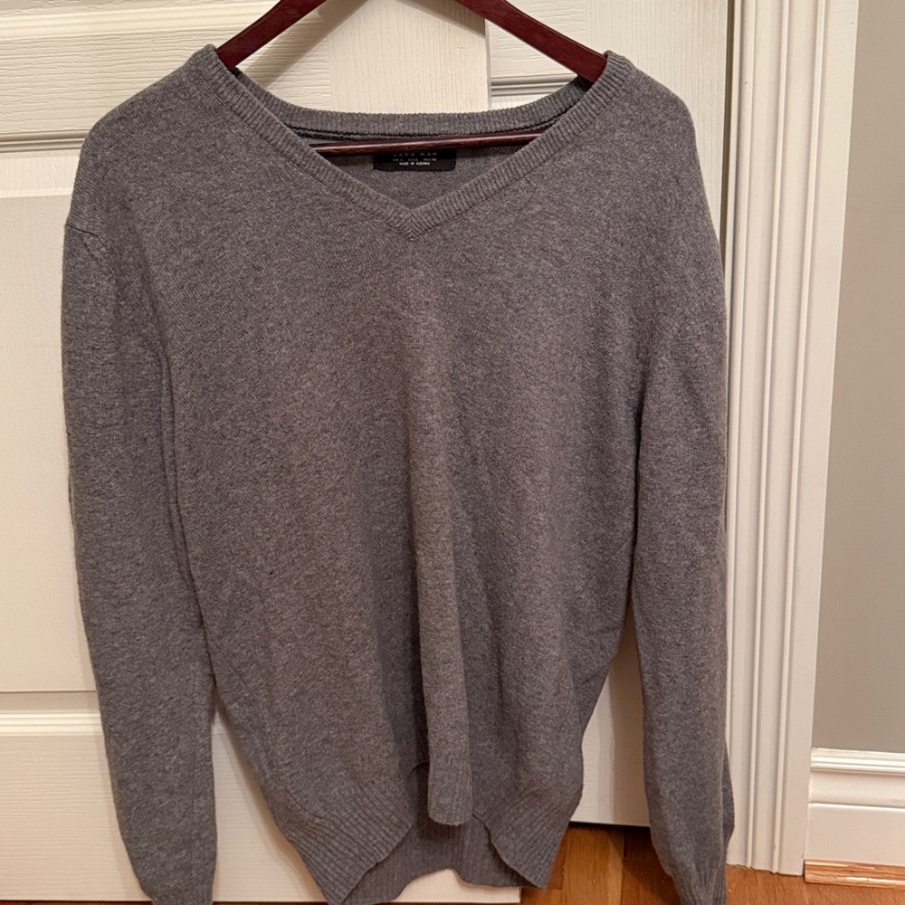 Banana Republic Men's Charcoal V-Neck Sweater
